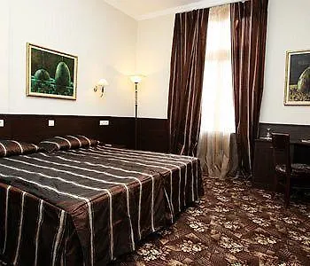 **  Hotel & Restaurant The House Sofya Bulgaristan
