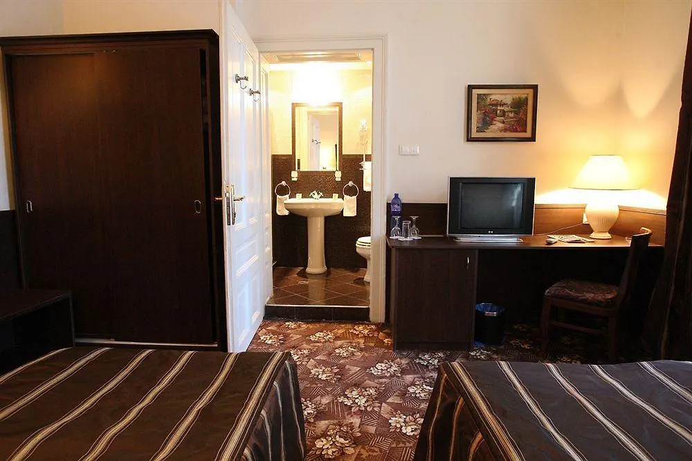 סופיה Hotel & Restaurant The House 2*,